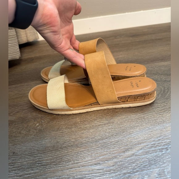 2/$10 A new day sandal - Picture 2 of 5